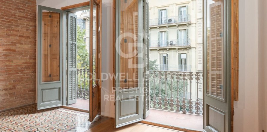 3 bedrooms apartment for sale in Barcelona, Catalonia, Spain № 5306