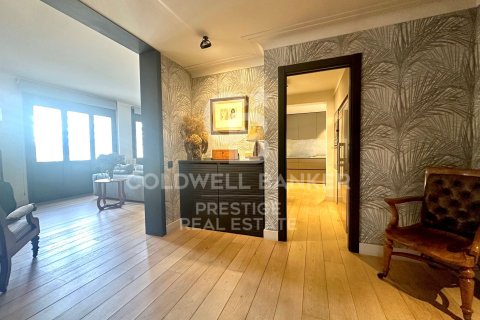 4 bedrooms apartment for sale in Barcelona, Catalonia, Spain № 5301 - photo 2