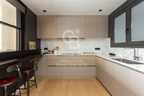 4 bedrooms apartment for sale in Barcelona, Catalonia, Spain № 5301 - photo 9