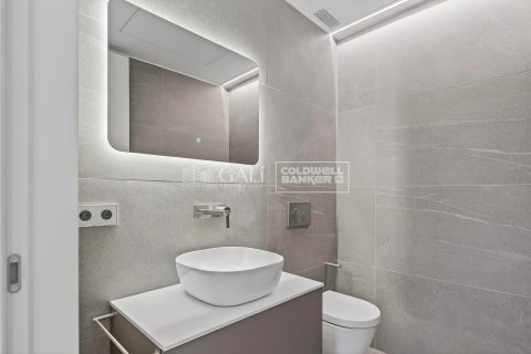 3 bedrooms apartment for sale in Principado De Andorra (Ninguna Poblacion Tiene C.P.), Lleida, Catalonia, Spain № 5305 - photo 13