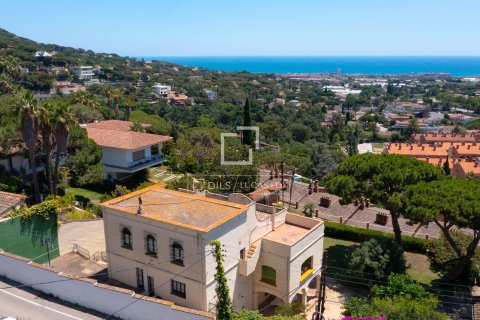 Сasa de 10 dormitorios en venta en Cabrils, Barcelona, Cataluña, Spain № 3785 - foto 6