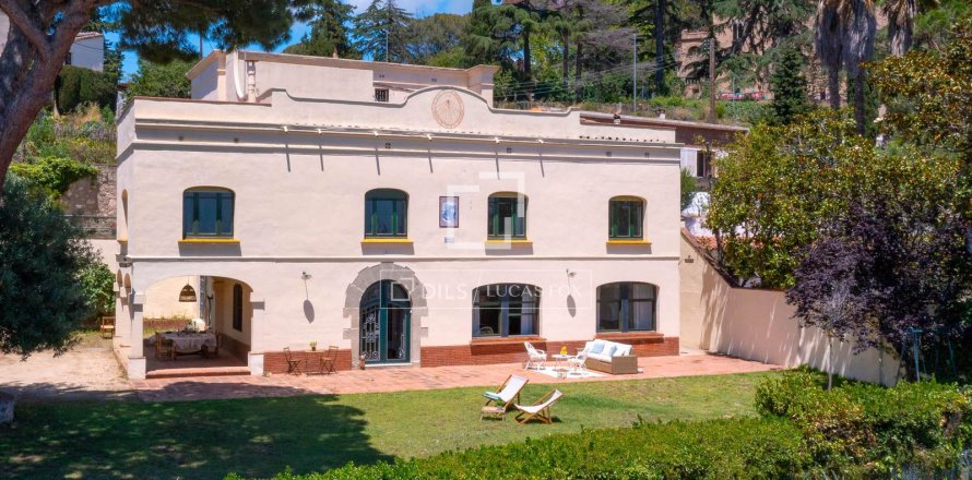 Сasa de 10 dormitorios en venta en Cabrils, Barcelona, Cataluña, Spain № 3785