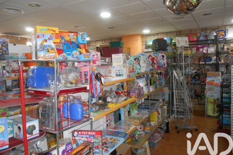 250 sq.m. commercial property for sale in Blanes, Girona, Catalonia, Spain № 4767 - photo 4