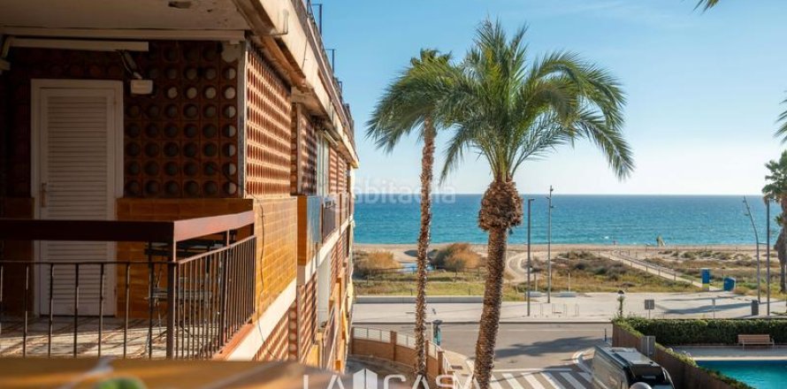 Пентхаус с 3 спальнями в Кастельдефельсе, Барселона, Каталония, Испания № 2116