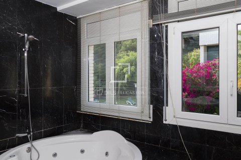 9 chambres villa à vendre à Sant Just Desvern, Barcelona, Catalonia, Spain № 4410 - photo 15