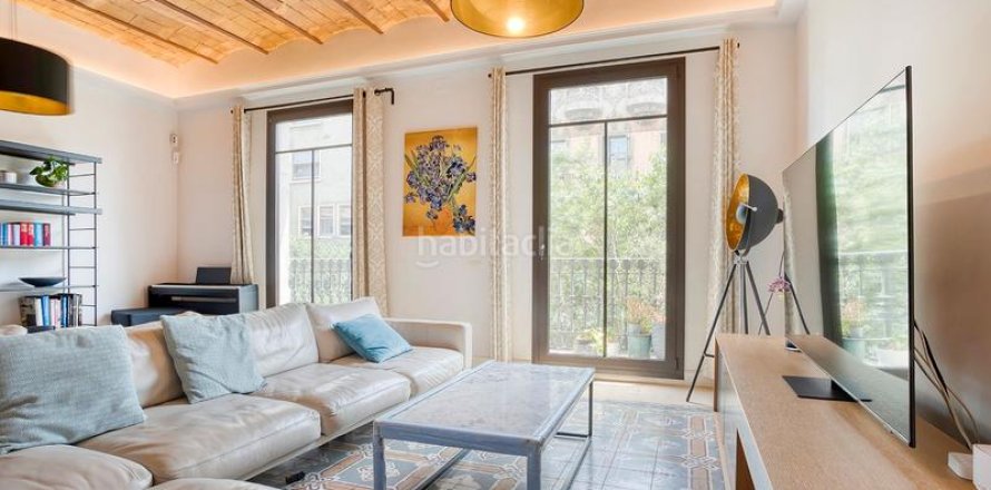 Квартира с 3 спальнями в Эшампле, Барселона, Каталония, Испания № 2234