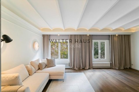 Купить квартиру в Эшампле, Испания с 3 спальни, 161м², № 2233 - фото 5