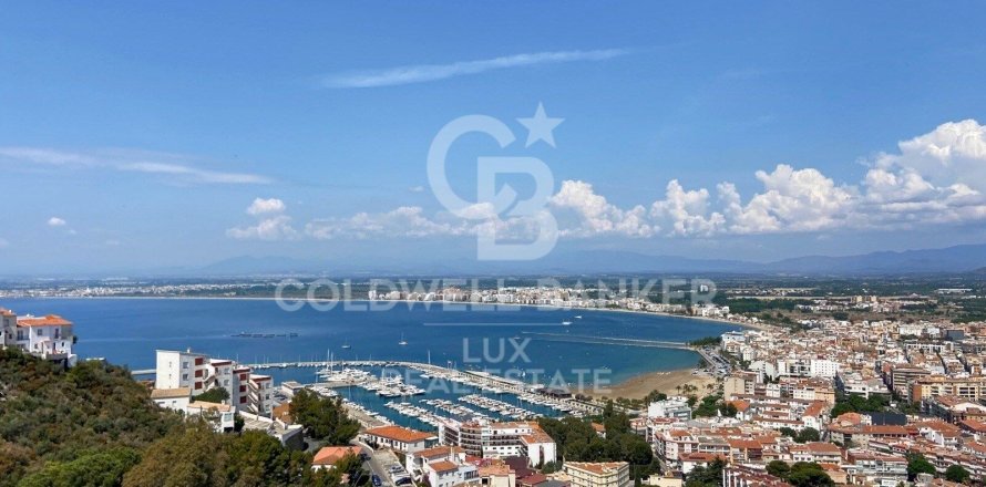 Дом с 4 спальнями в Розы, Герона, Каталония, Испания № 6010