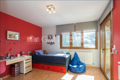 5 bedrooms villa for sale in Principado De Andorra (Ninguna Poblacion Tiene C.P.), Lleida, Catalonia, Spain № 6006 - photo 8