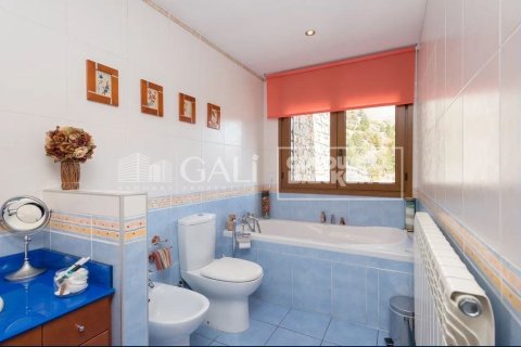 5 bedrooms villa for sale in Principado De Andorra (Ninguna Poblacion Tiene C.P.), Lleida, Catalonia, Spain № 6006 - photo 13