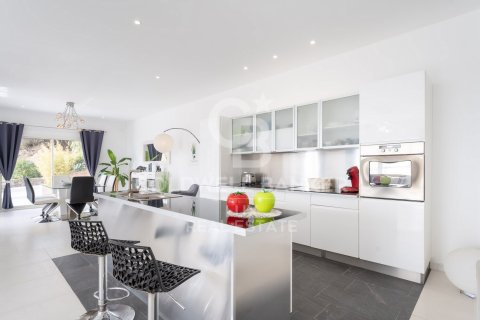 5 bedrooms villa for sale in Roses, Girona, Catalonia, Spain № 5659 - photo 7