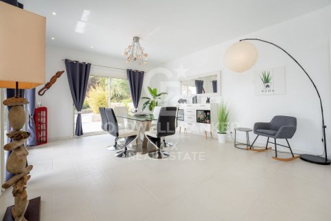 5 bedrooms villa for sale in Roses, Girona, Catalonia, Spain № 5659 - photo 10