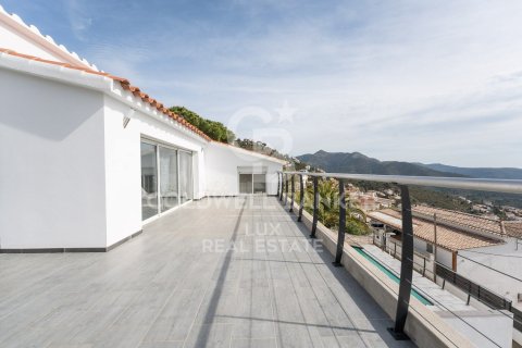 5 bedrooms villa for sale in Roses, Girona, Catalonia, Spain № 5659 - photo 16