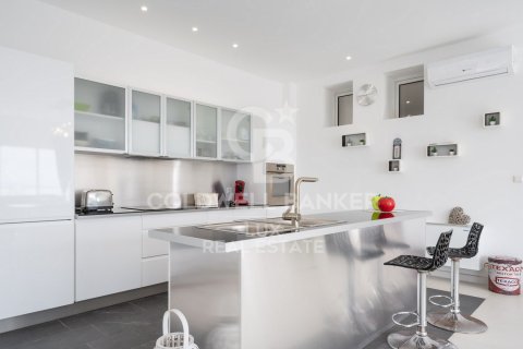 5 bedrooms villa for sale in Roses, Girona, Catalonia, Spain № 5659 - photo 6