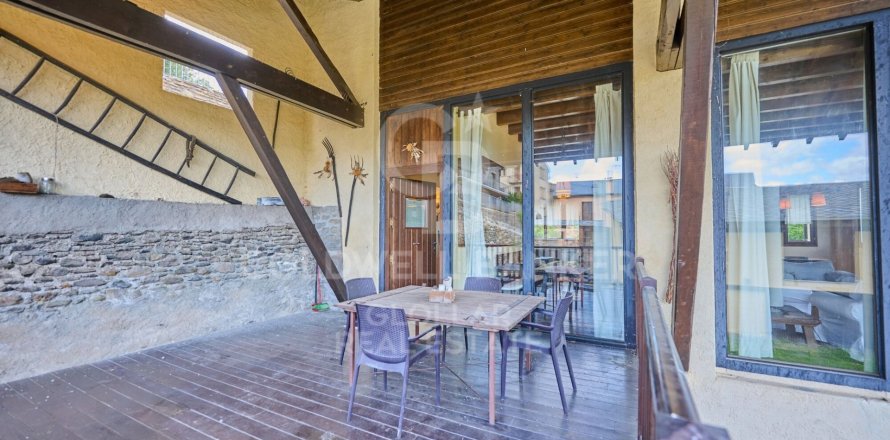 6 bedrooms villa for sale in Catalonia, Spain № 5658