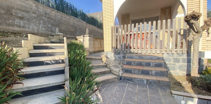 Дом с 4 спальнями в Руби, Барселона, Каталония, Испания № 4865