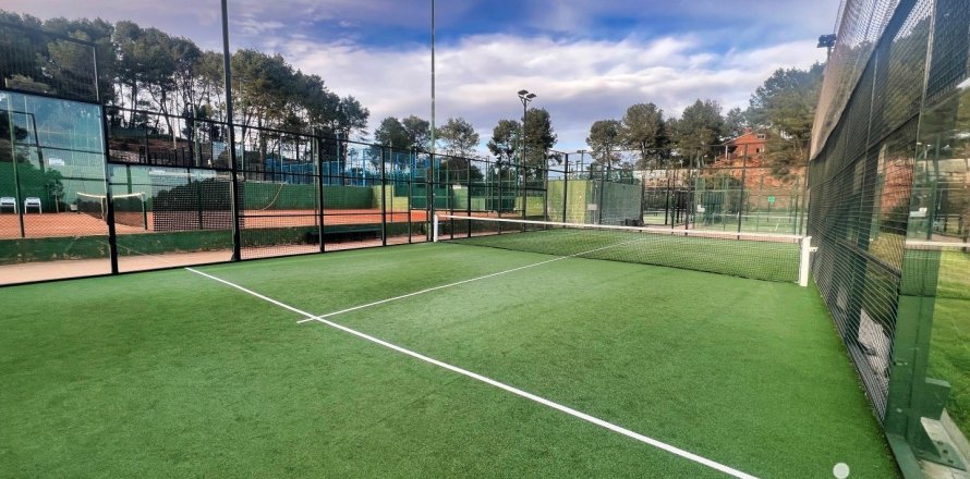 Земельный участок 20976м² в Корбера-де-Льобрегате, Барселона, Каталония, Испания № 4967