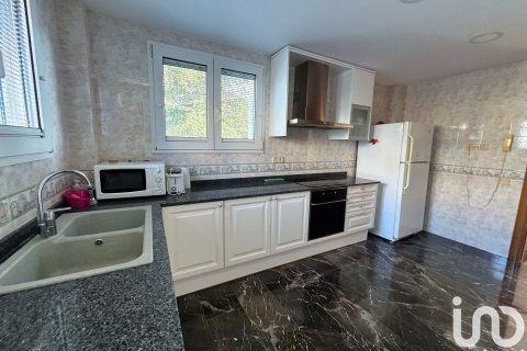 Купить квартиру в Кастельдефельс, Испания с 5 спален, 207м², № 4970 - фото 9