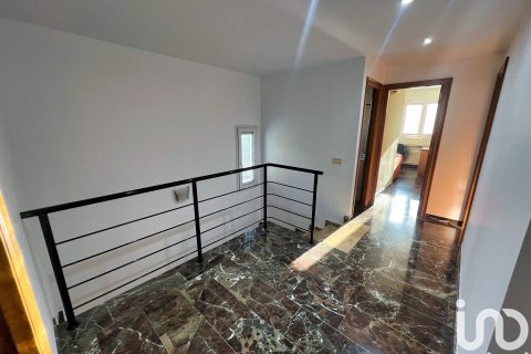 Купить квартиру в Кастельдефельс, Испания с 5 спален, 207м², № 4970 - фото 11