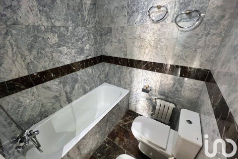 Купить квартиру в Кастельдефельс, Испания с 5 спален, 207м², № 4970 - фото 15