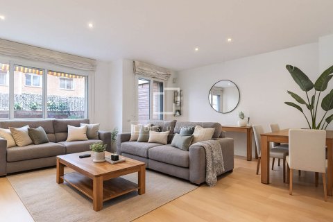 Villa de 5 dormitorios en venta en Sant Just Desvern, Barcelona, Cataluña, Spain № 4103 - foto 2