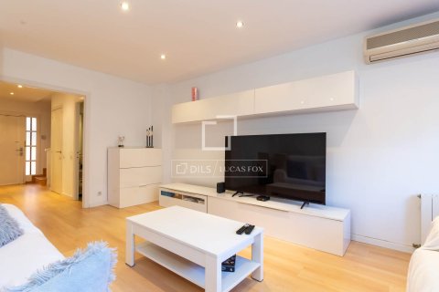 Villa de 5 dormitorios en venta en Sant Just Desvern, Barcelona, Cataluña, Spain № 4103 - foto 21