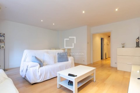 Villa de 5 dormitorios en venta en Sant Just Desvern, Barcelona, Cataluña, Spain № 4103 - foto 17