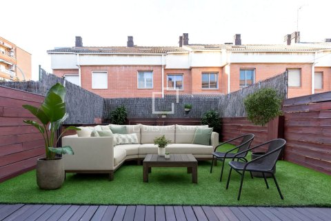 Villa de 5 dormitorios en venta en Sant Just Desvern, Barcelona, Cataluña, Spain № 4103 - foto 3