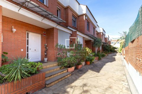 Villa de 5 dormitorios en venta en Sant Just Desvern, Barcelona, Cataluña, Spain № 4103 - foto 10