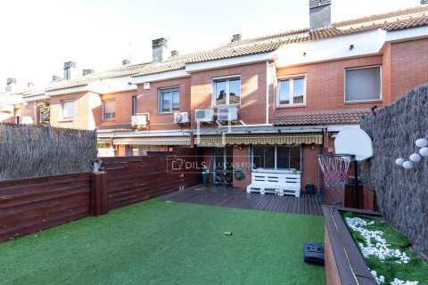 Villa de 5 dormitorios en venta en Sant Just Desvern, Barcelona, Cataluña, Spain № 4103 - foto 4