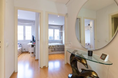 Villa de 5 dormitorios en venta en Sant Just Desvern, Barcelona, Cataluña, Spain № 4103 - foto 25