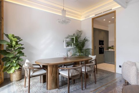 2 bedrooms apartment for sale in Barcelona, Catalonia, Spain № 4106 - photo 18