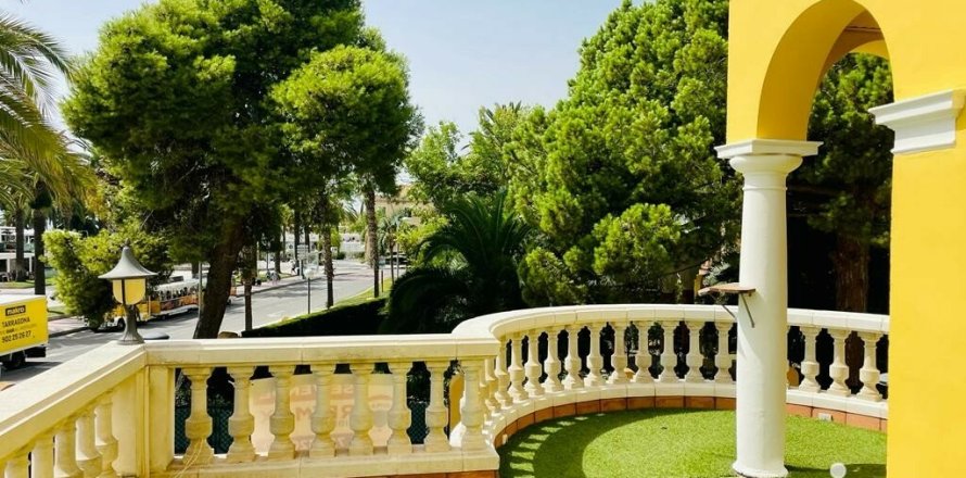 7 bedrooms apartment for sale in Salou, Tarragona, Catalonia, Spain № 5096