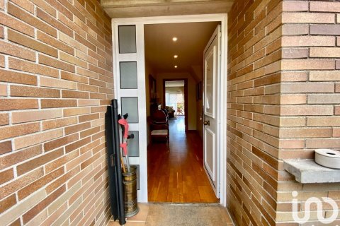 5 bedrooms house for sale in Sant Vicenc De Montalt, Barcelona, Catalonia, Spain № 5097 - photo 3