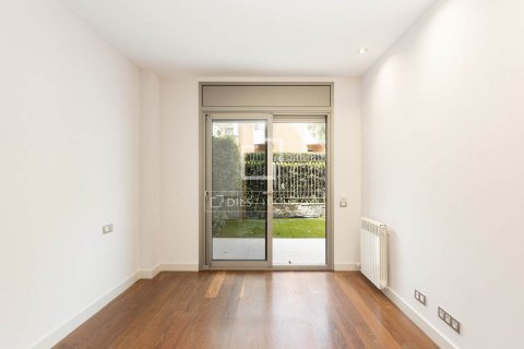 Apartamento de 3 dormitorios en venta en Barcelona, Cataluña, Spain № 4381 - foto 17