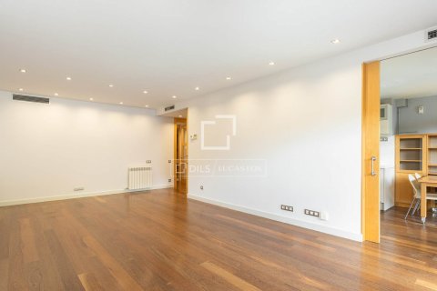 Apartamento de 3 dormitorios en venta en Barcelona, Cataluña, Spain № 4381 - foto 13