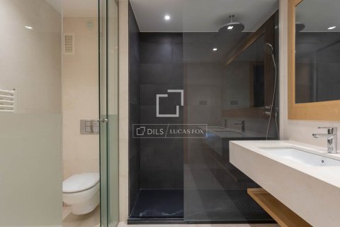 Apartamento de 3 dormitorios en venta en Barcelona, Cataluña, Spain № 4381 - foto 20