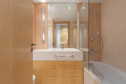 Apartamento de 3 dormitorios en venta en Barcelona, Cataluña, Spain № 4381 - foto 23