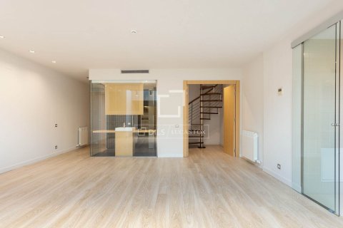 Apartamento de 3 dormitorios en venta en Barcelona, Cataluña, Spain № 4381 - foto 29