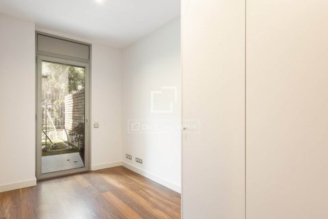 Apartamento de 3 dormitorios en venta en Barcelona, Cataluña, Spain № 4381 - foto 25