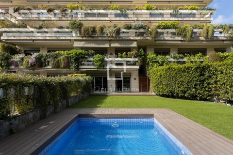 Apartamento de 3 dormitorios en venta en Barcelona, Cataluña, Spain № 4381 - foto 2