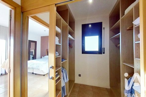 5 bedrooms house for sale in El Vendrell, Tarragona, Catalonia, Spain № 7439 - photo 13