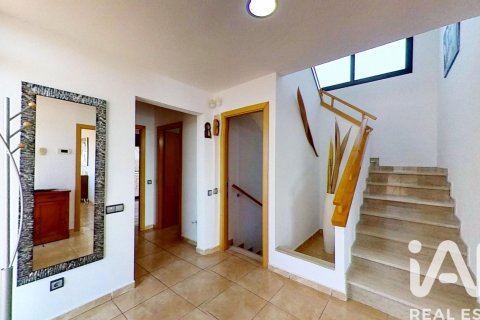 5 bedrooms house for sale in El Vendrell, Tarragona, Catalonia, Spain № 7439 - photo 7