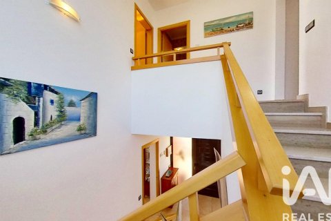 5 bedrooms house for sale in El Vendrell, Tarragona, Catalonia, Spain № 7439 - photo 15