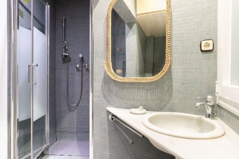 Apartamento de 1 dormitorio en venta en Barcelona, Cataluña, Spain № 7108 - foto 16