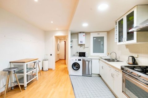 Apartamento de 1 dormitorio en venta en Barcelona, Cataluña, Spain № 7108 - foto 22