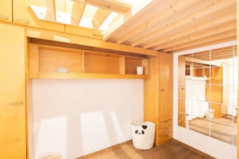 Apartamento de 2 dormitorios en venta en Barcelona, Cataluña, Spain № 7106 - foto 14