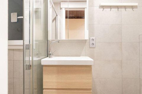 Apartamento de 2 dormitorios en venta en Barcelona, Cataluña, Spain № 7106 - foto 9