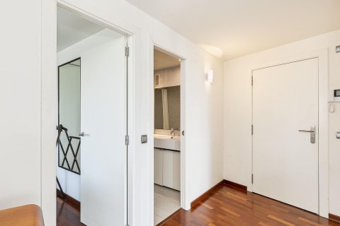 Apartamento de 2 dormitorios en venta en Barcelona, Cataluña, Spain № 7105 - foto 18