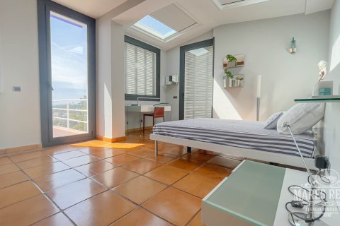 Купить виллу в Бланес, Испания с 7 спален, 505м², № 977 - фото 18